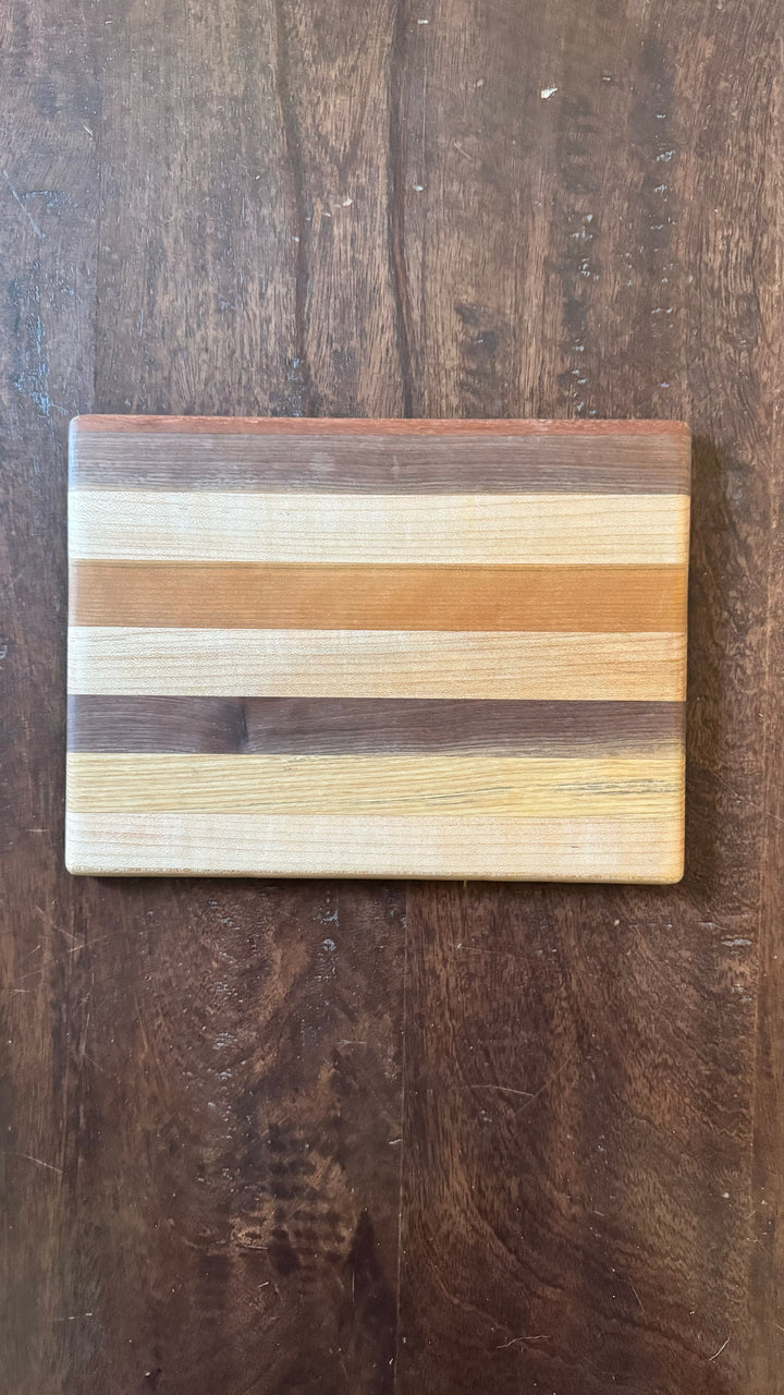 Edge Grain Hardwood Cutting Board
